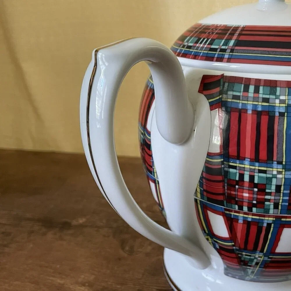Williams Sonoma Stuart Dress Tartan Teapot White Red Gold Holiday 4 Cup Japan